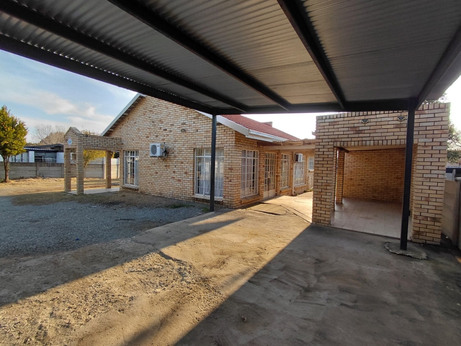 2 Bedroom Property for Sale in Wilgenhof Free State